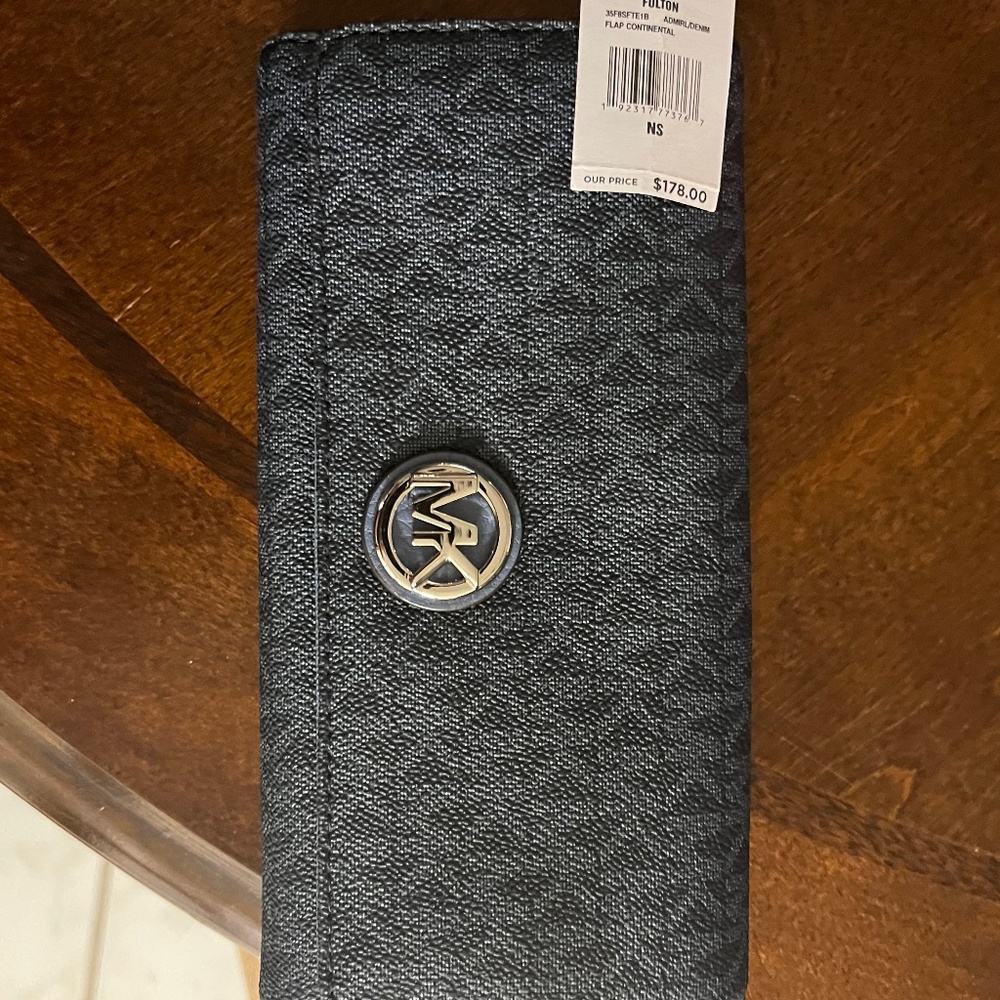 Michael Kor Wallet